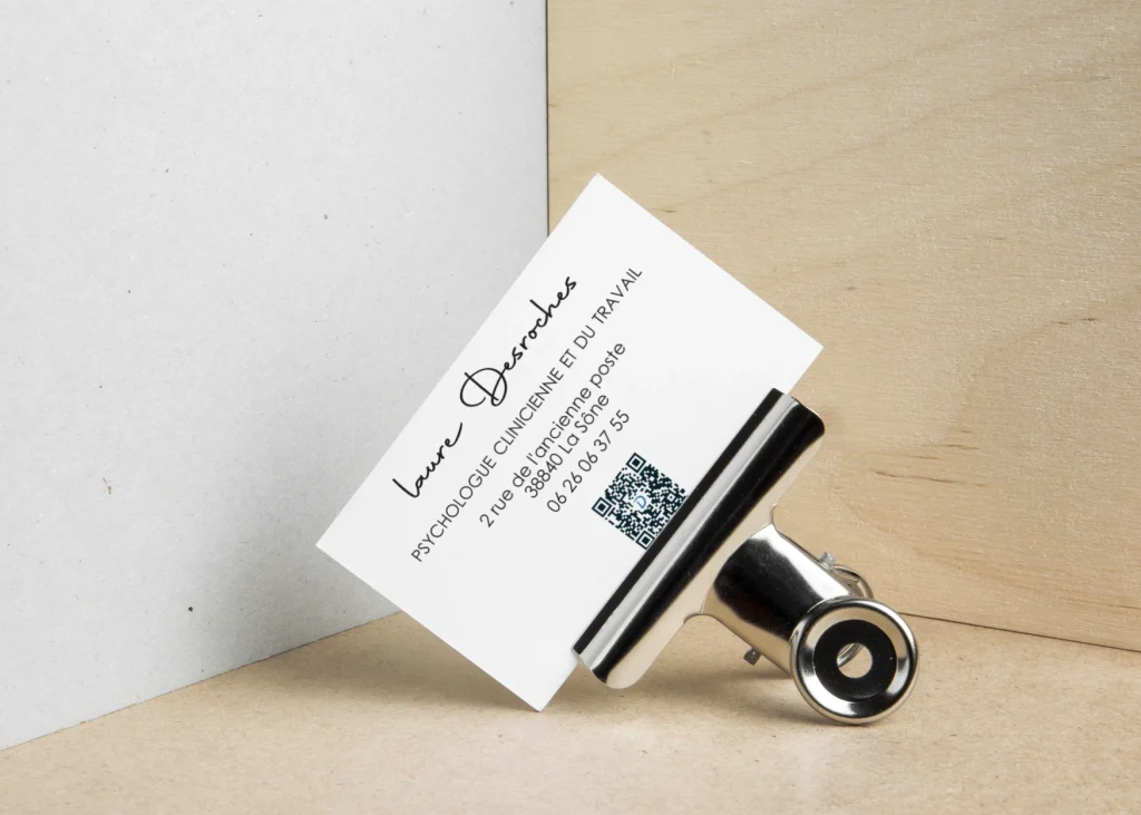 Mockup carte de visite Laure Desroches.
